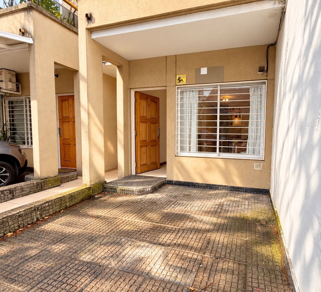 VENTA PH 2 AMBIENTES  COCHERA Y PATIO P.CHACABUCO