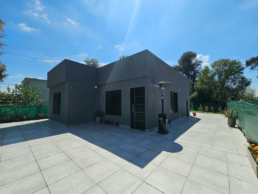 Venta Casa 4 Ambientes, barrio Semicerrado, Garín.