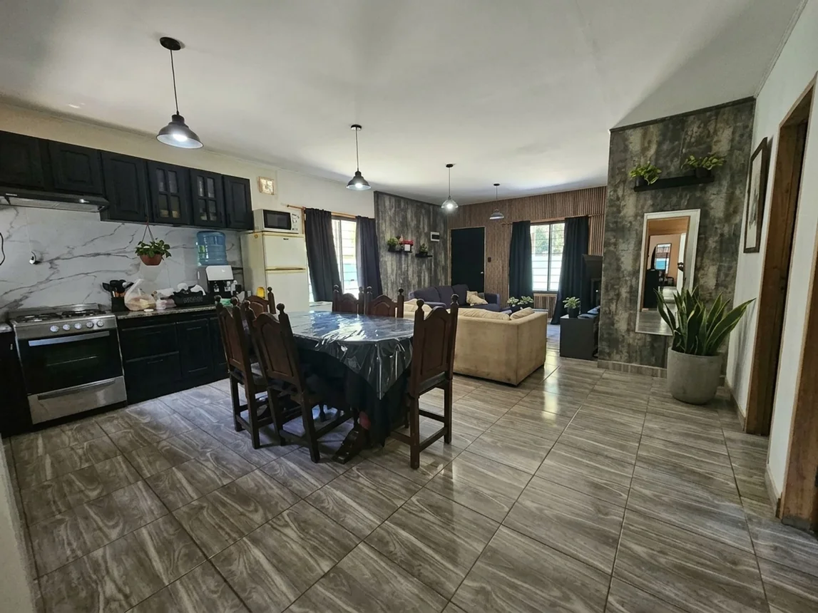 Casa de 4 ambientes en venta en Garín, Roma 3000, foto 2