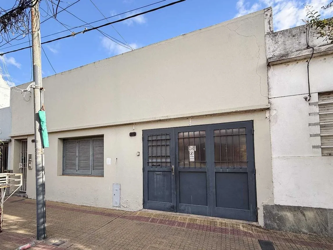 Casa de 5 ambientes en venta en Tolosa, 2 E/528 Bis y 529 300