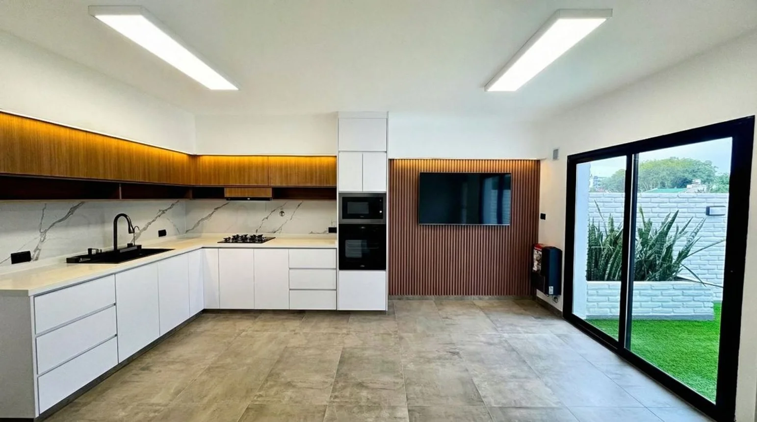 PH de 4 ambientes en venta en Haedo, Llavallol 1600