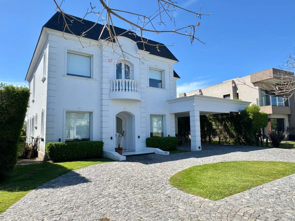 Casa en venta en Quilmes, foto 3