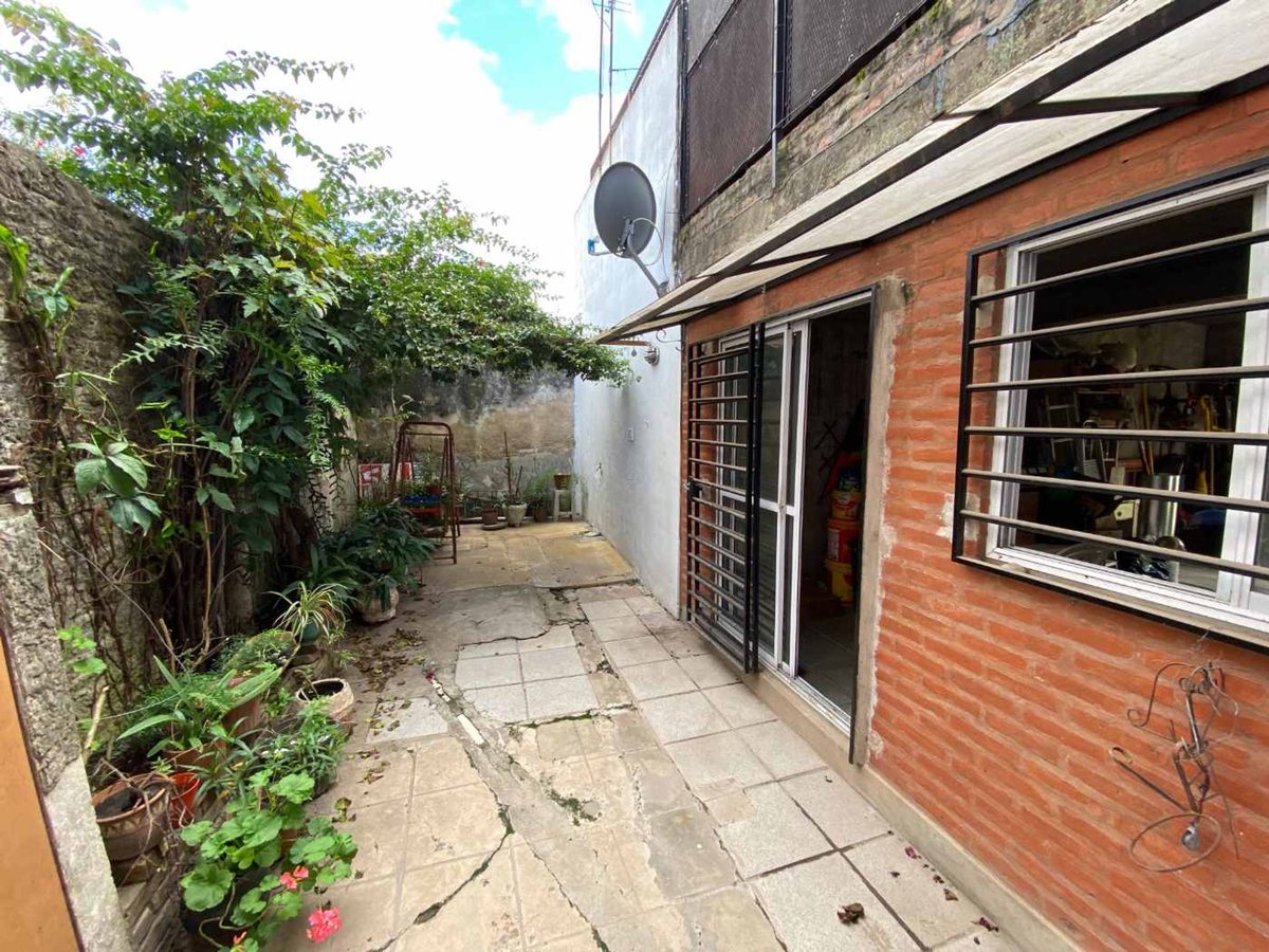 Foto 23 — VENTA CASA 6 AMB 2 PLANTAS FCIO. VARELA 2 COCHERAS