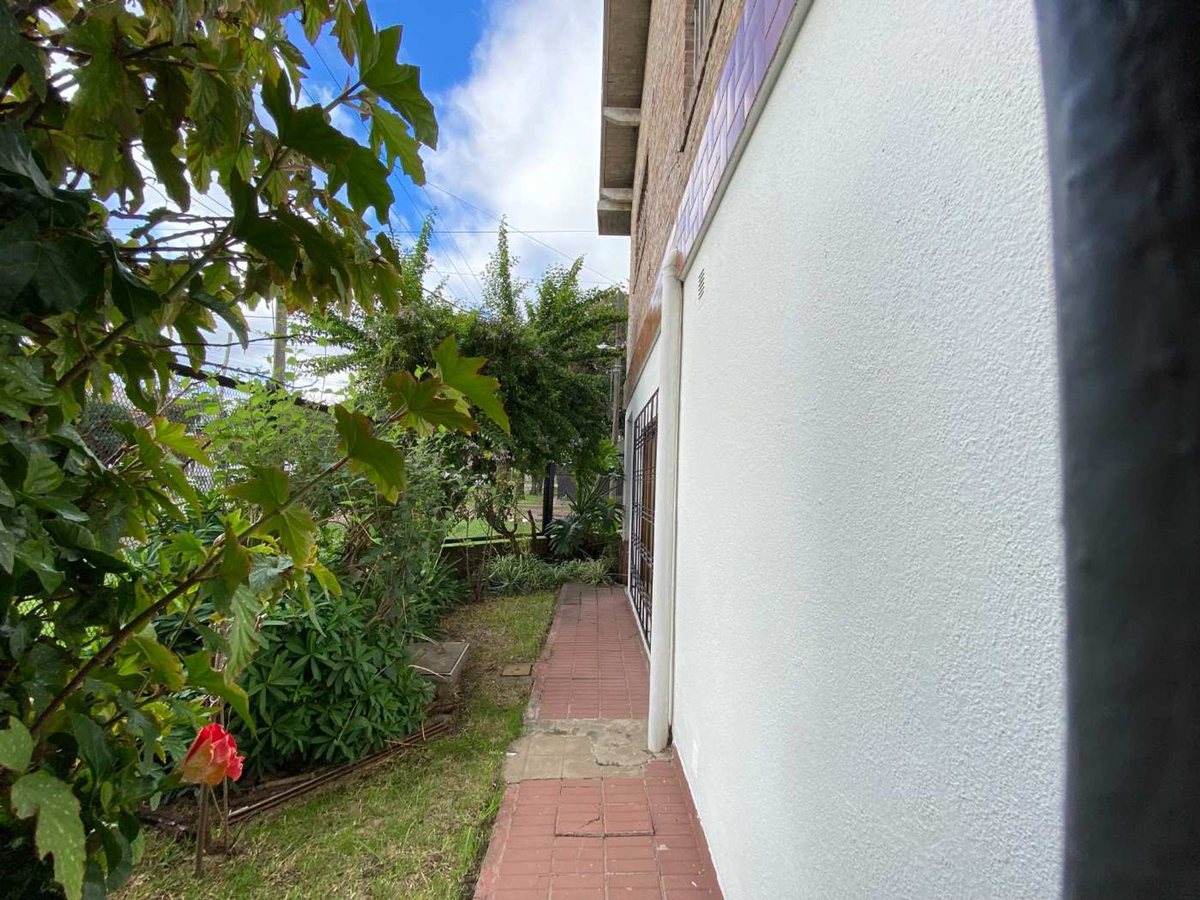 Foto 12 — VENTA CASA 6 AMB 2 PLANTAS FCIO. VARELA 2 COCHERAS