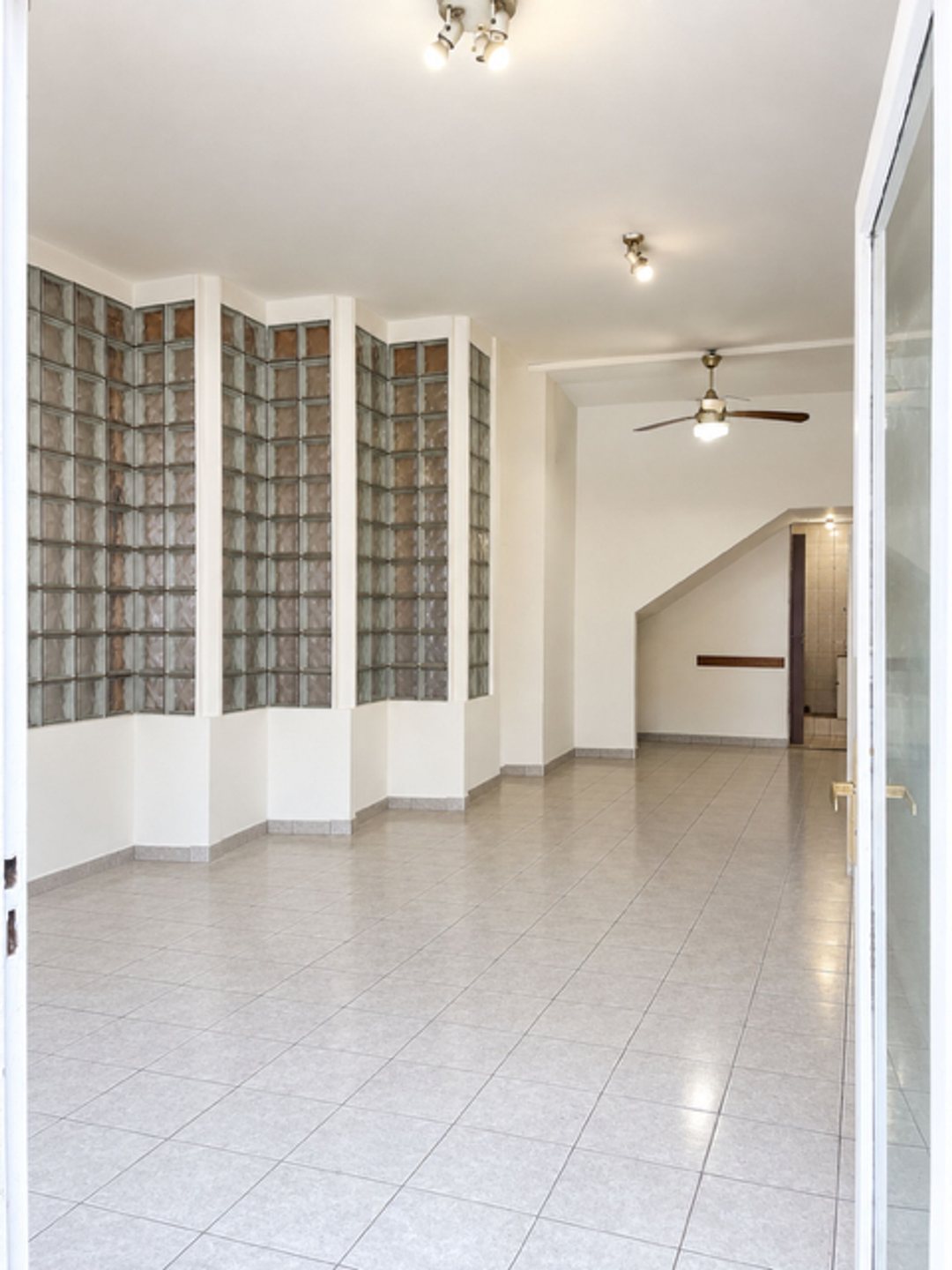 local venta pasaje del Carmen ( san Nicolás )