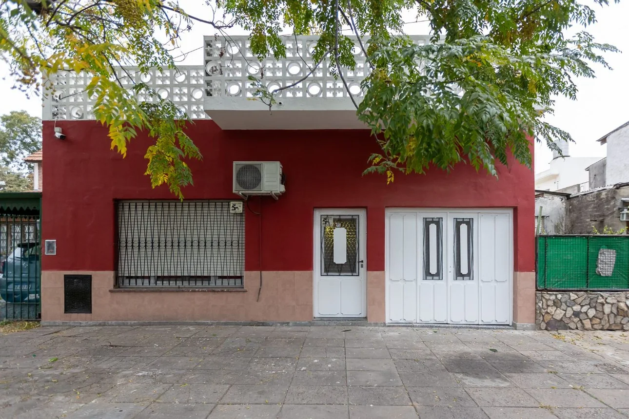 Casa de 5 ambientes en venta en Hurlingham, General Toribio de Luzuriaga 800, foto 2