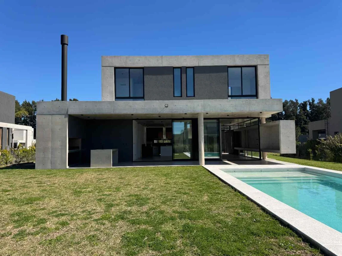 Casa de 6 ambientes en venta en Pilar, La Calesa Pilará, Crucero General Belgrano 0