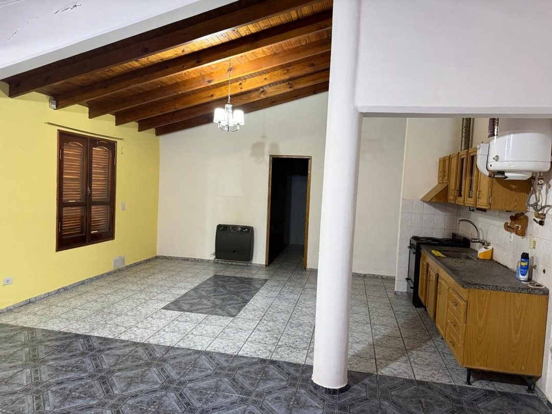 GALPON CON TRIFASICA Y CASA-POLIRUBRO SAN CARLOS