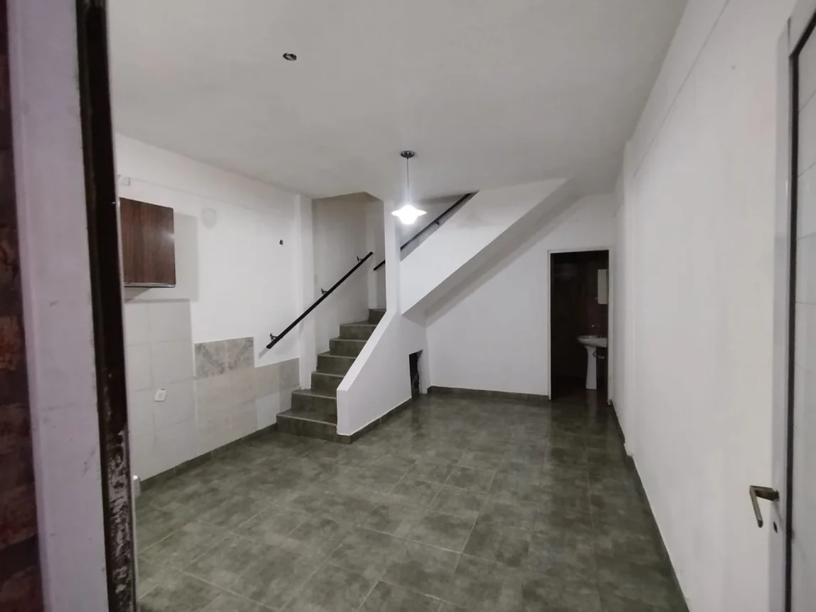 Casa dúplex de 8 ambientes en venta en José C. Paz, Avenida Hector Arregui 4200, foto 3