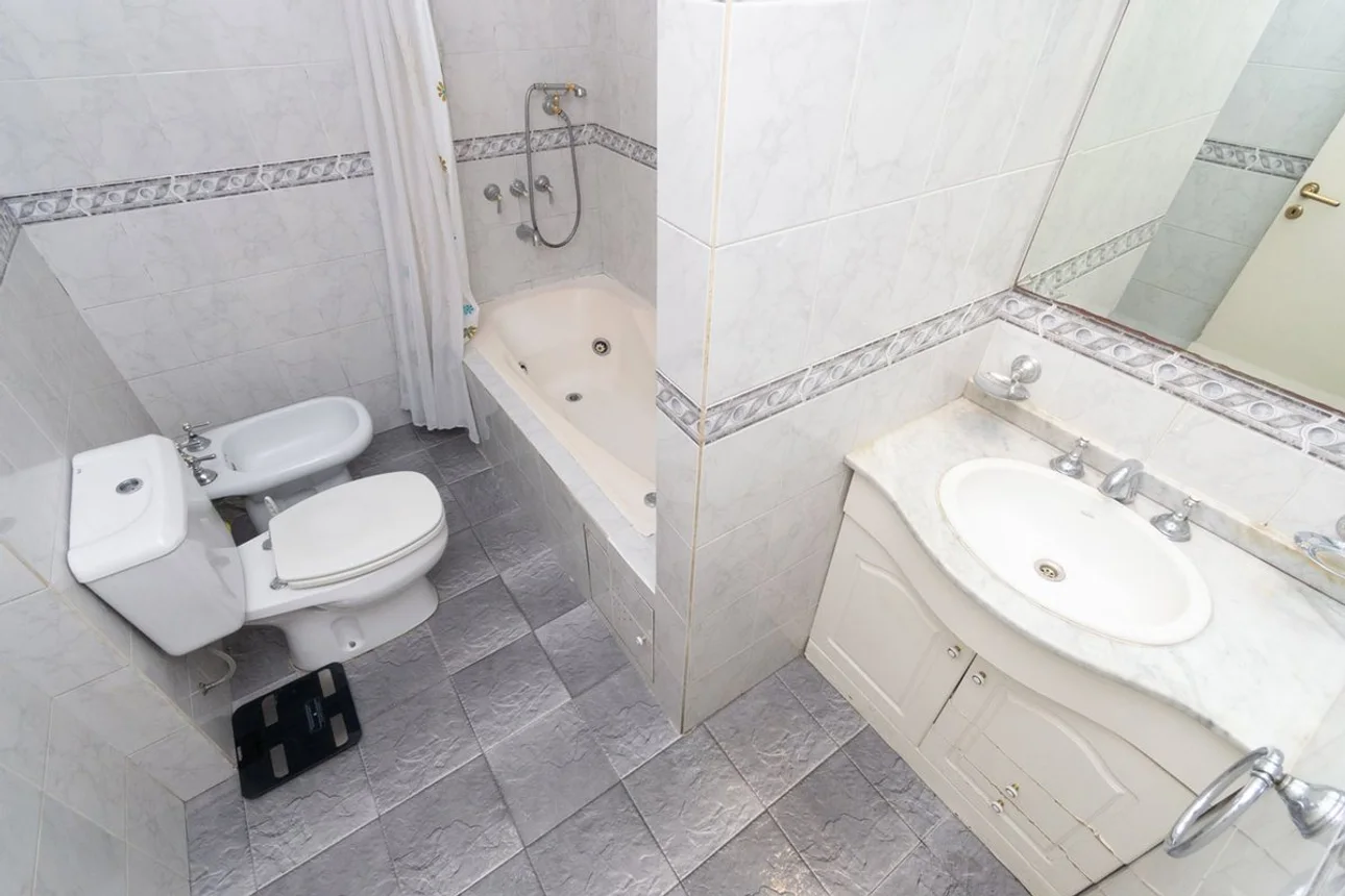 Casa de 5 ambientes en venta en Villa Luzuriaga, Entre Ríos 900, foto 3