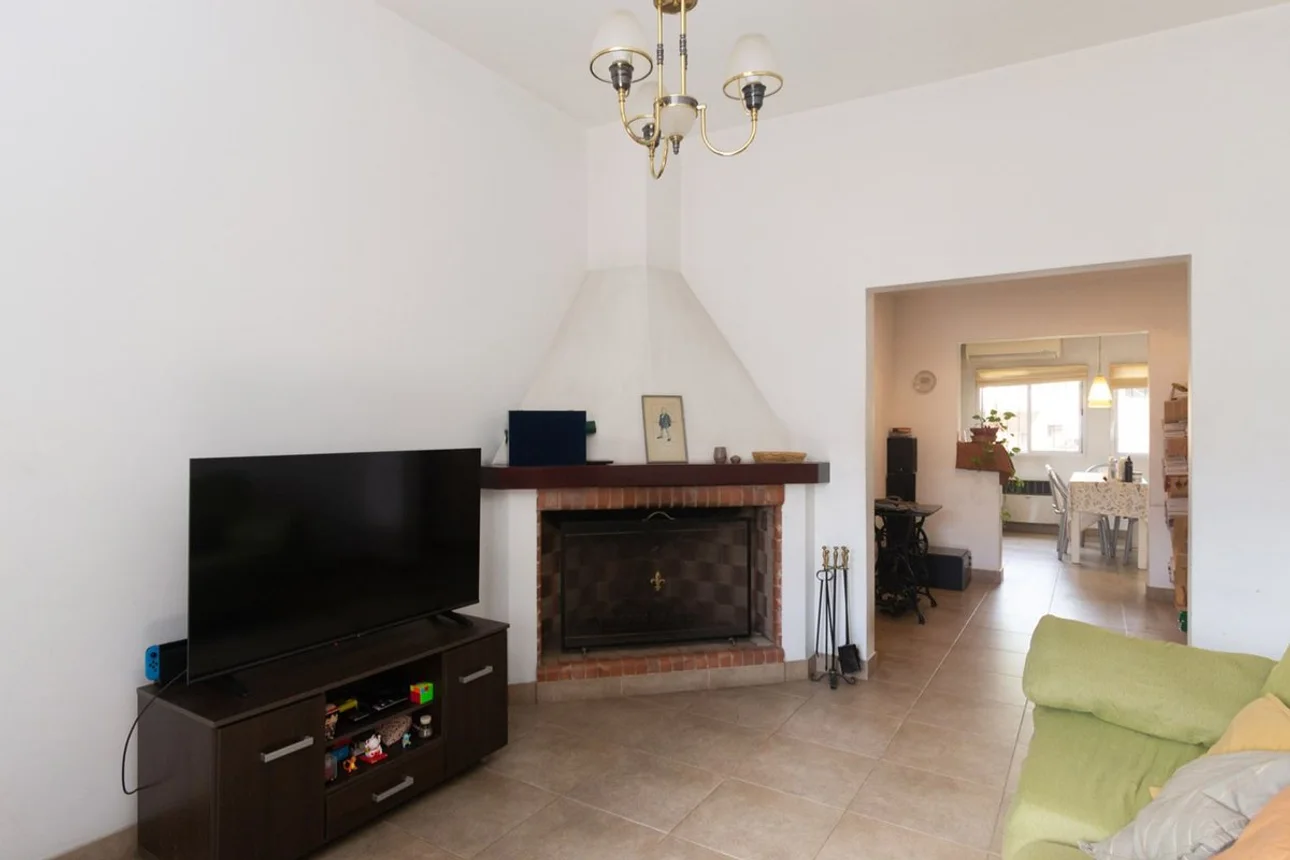 Casa de 5 ambientes en venta en Villa Luzuriaga, Entre Ríos 900, foto 4
