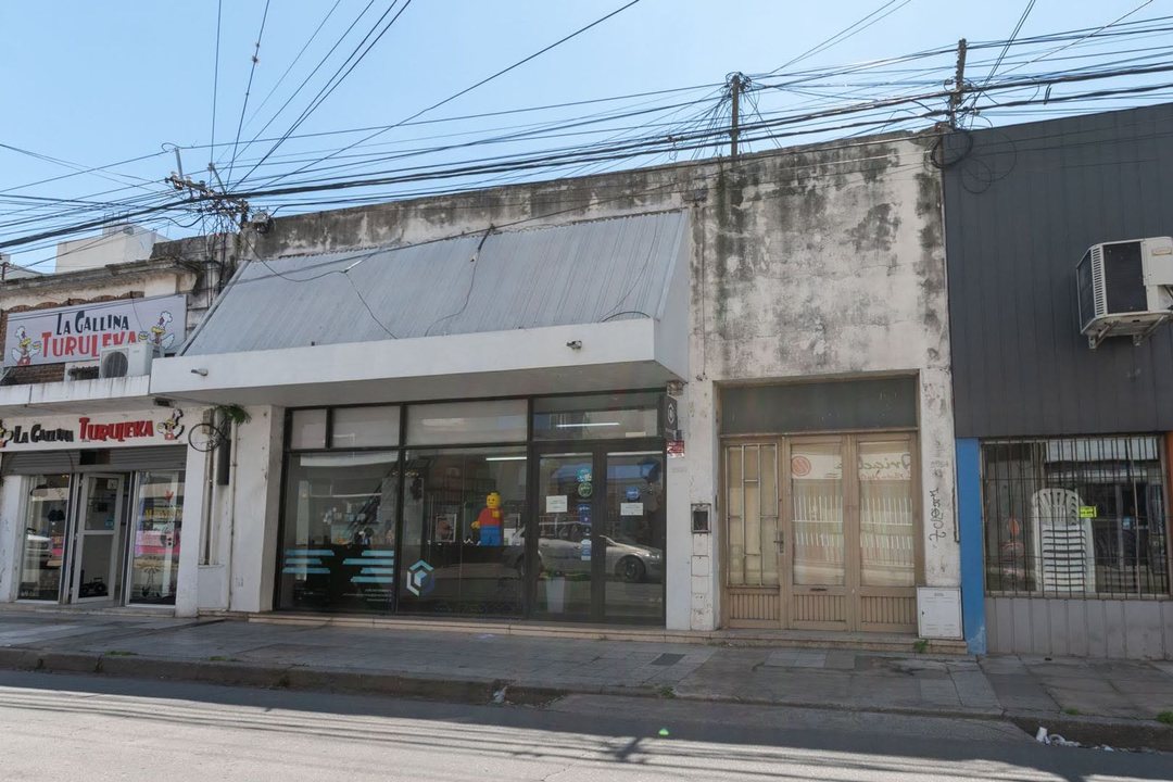 Venta de Casa con Local al Frente en microcentro