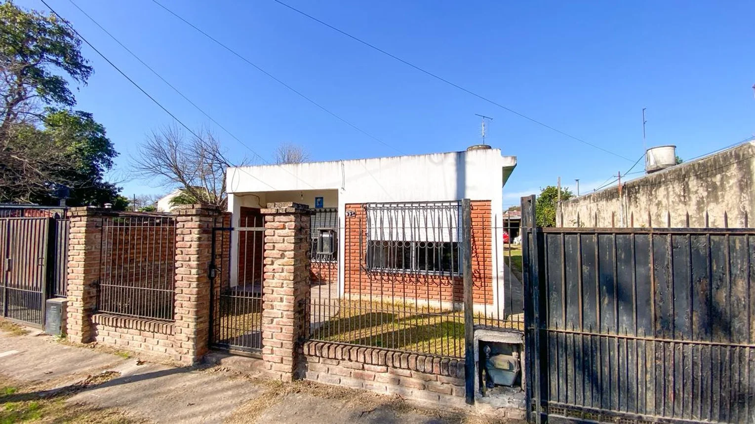 Casa en venta en Burzaco, foto 2