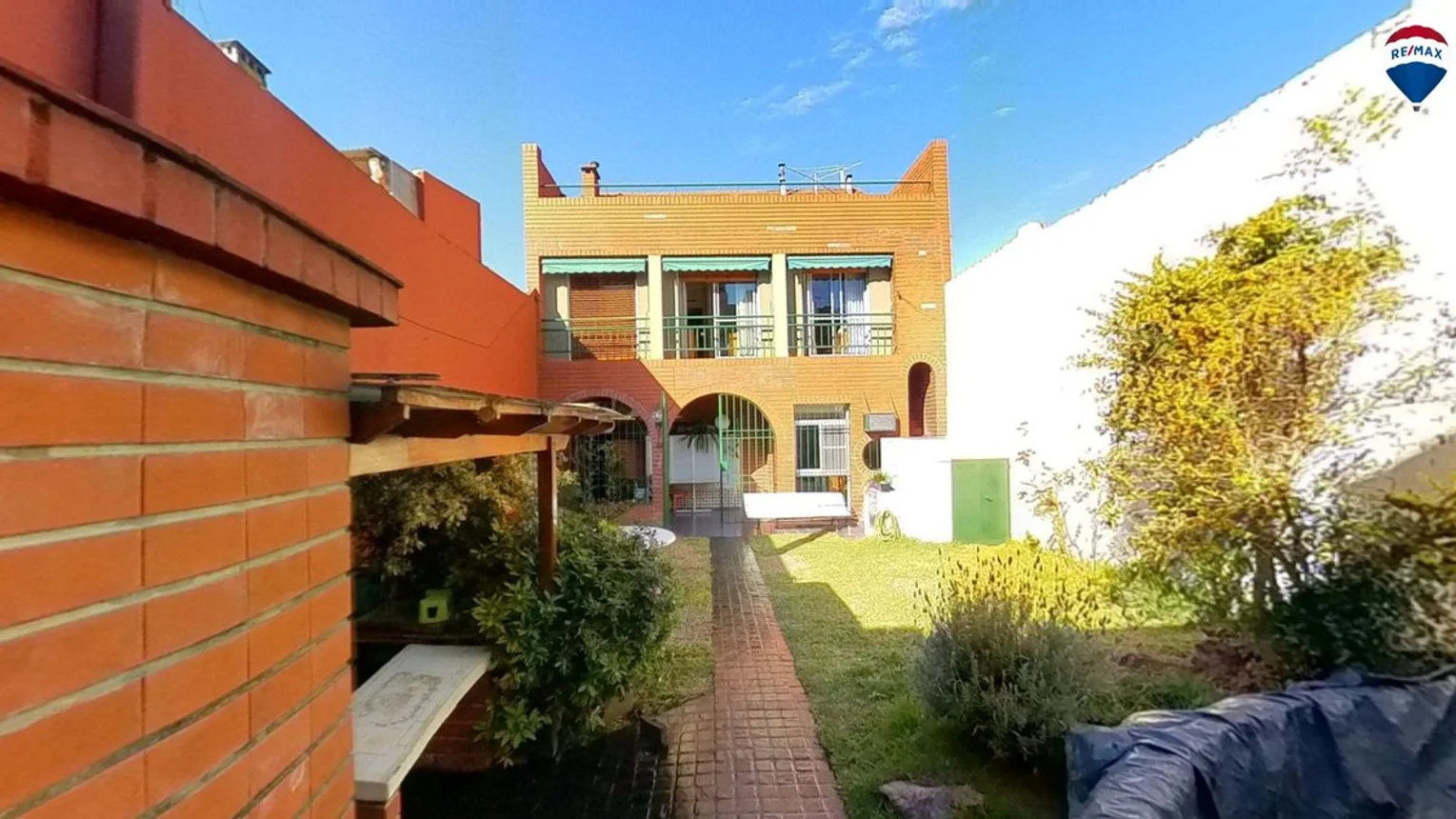 Casa de 6 ambientes en venta en Liniers, Montiel 900