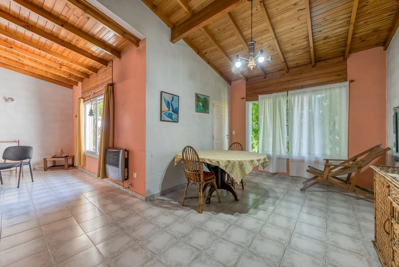 Casa en venta en Banfield, foto 3