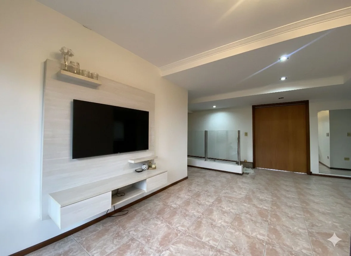 Casa de 5 ambientes en venta en Remedios de Escalada, Colón 3000, foto 3