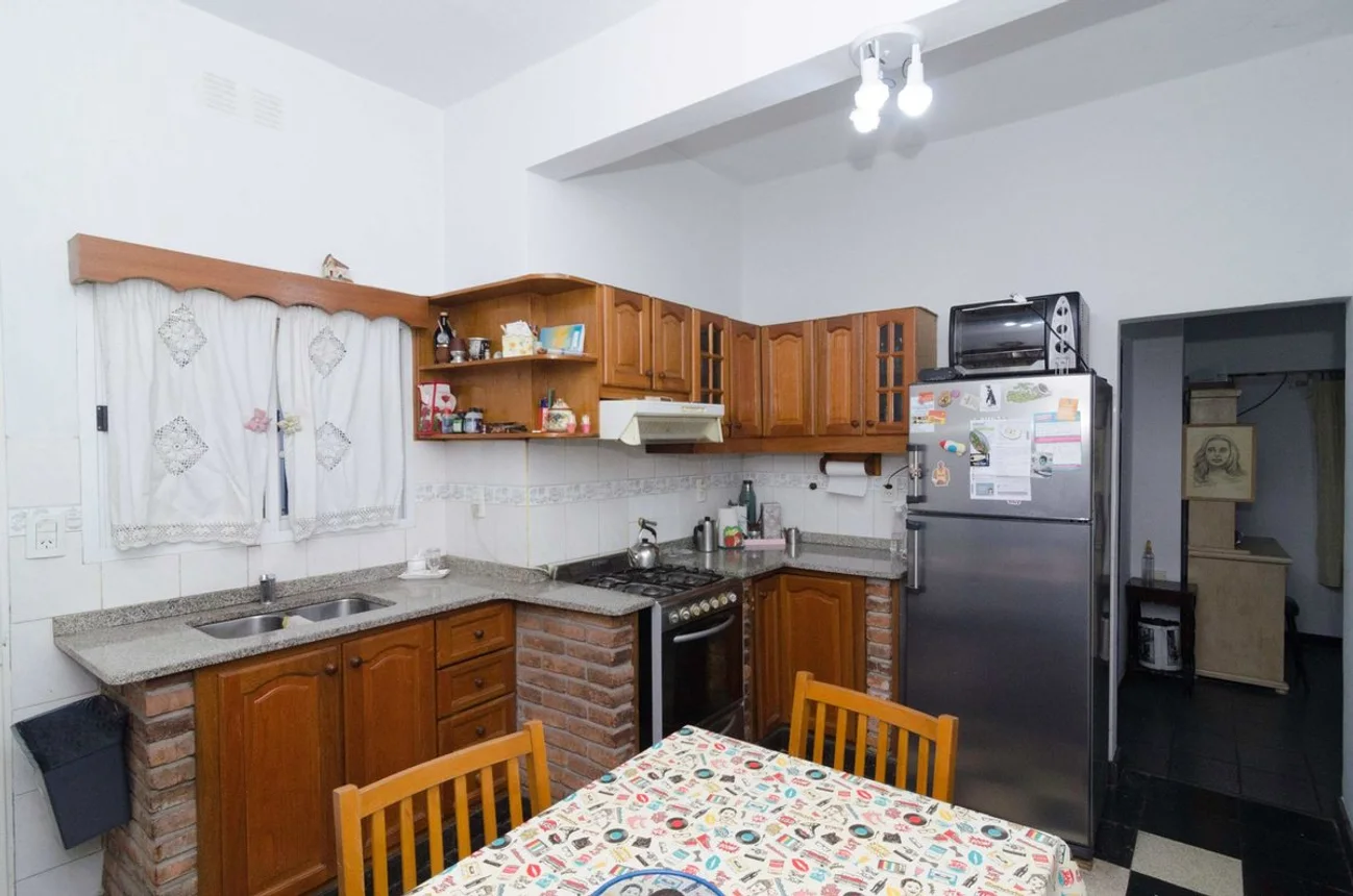 PH de 4 ambientes en venta en Lomas del Mirador, Charcas 2100