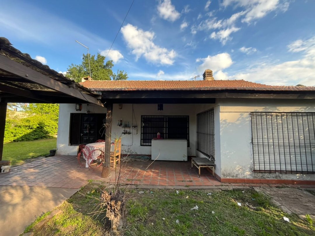 CASA EN VENTA POR MAYAGUEZ JOSE C PAZ