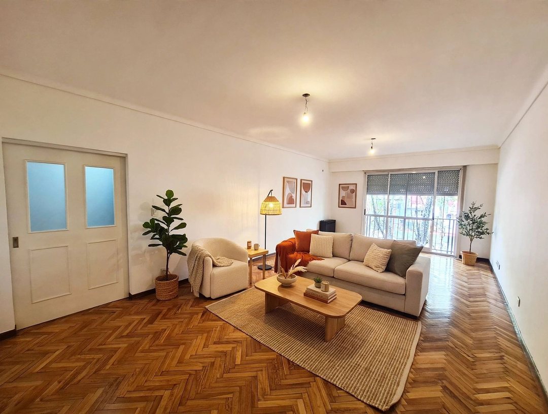 VENTA DEPTO 4 AMB CON DEPCIA. Y COCHERA -V.ORTUZAR