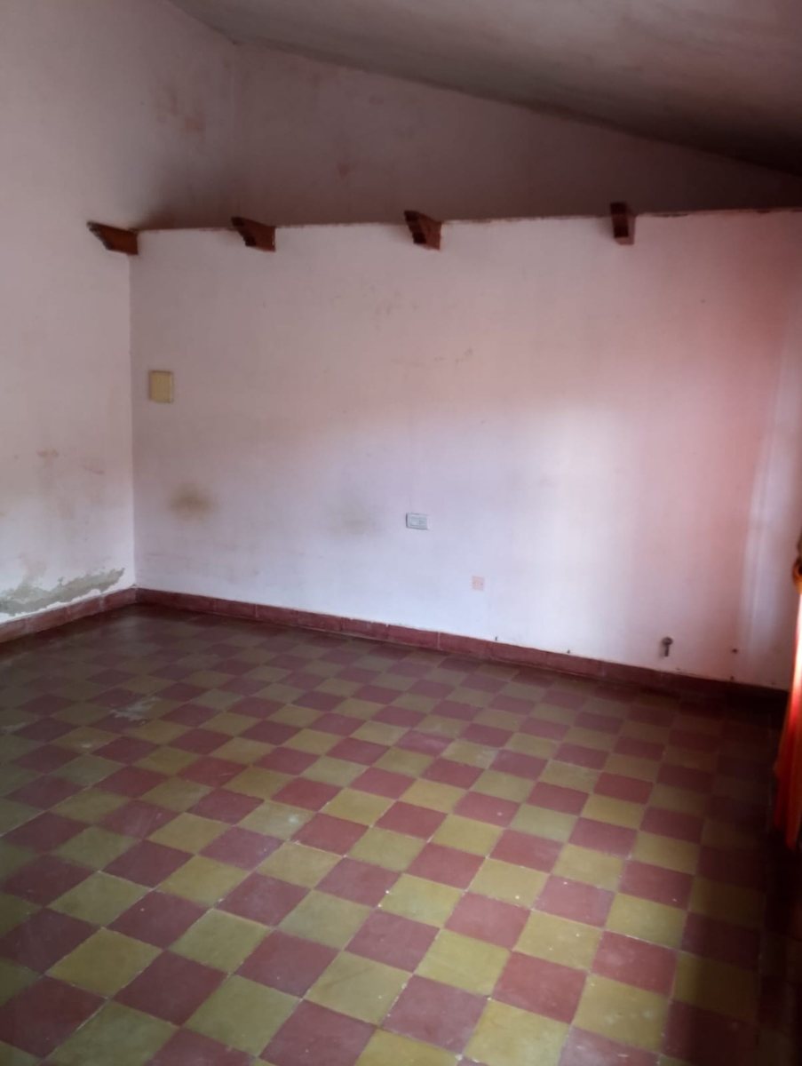 CASA A RECICLAR EN VENTA EN VILLA MONICA 2 DORM - foto 3