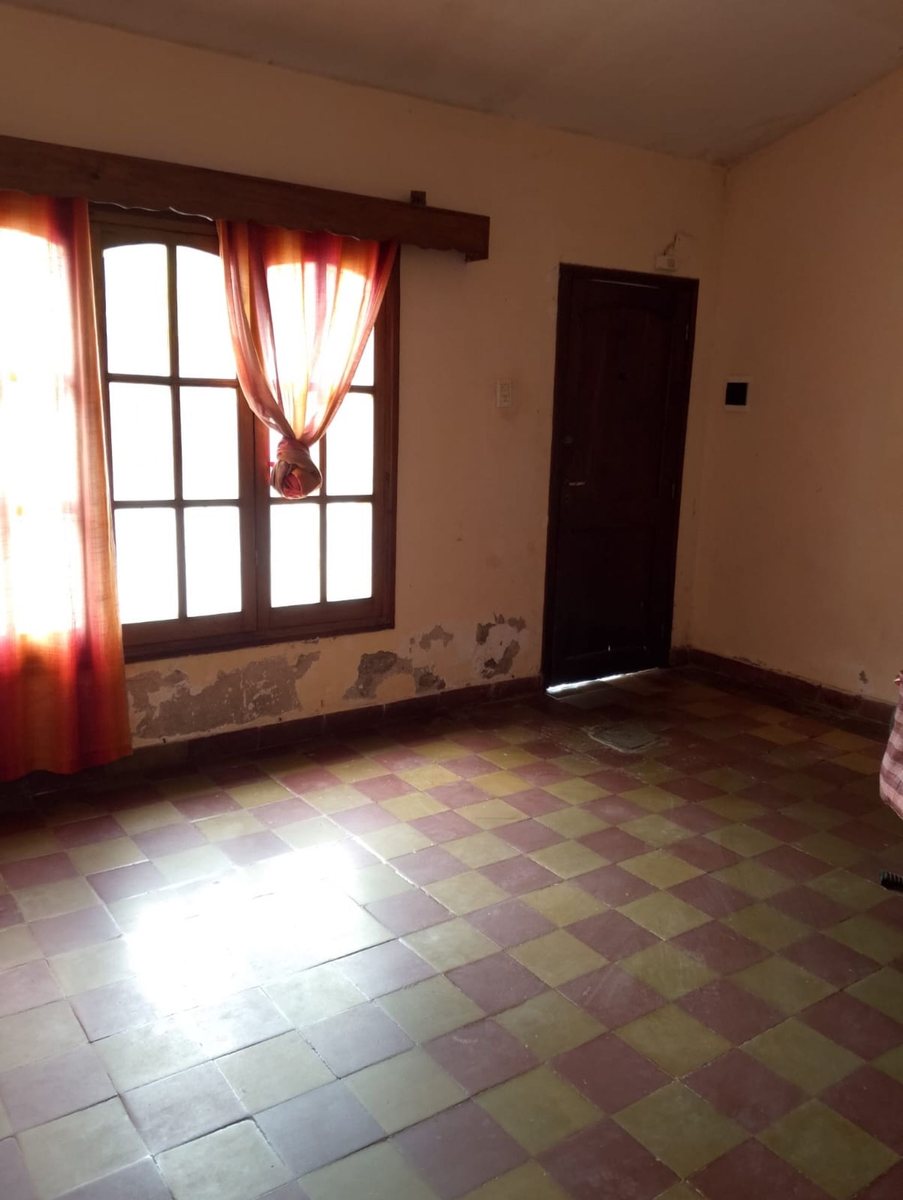 CASA A RECICLAR EN VENTA EN VILLA MONICA 2 DORM - foto 2