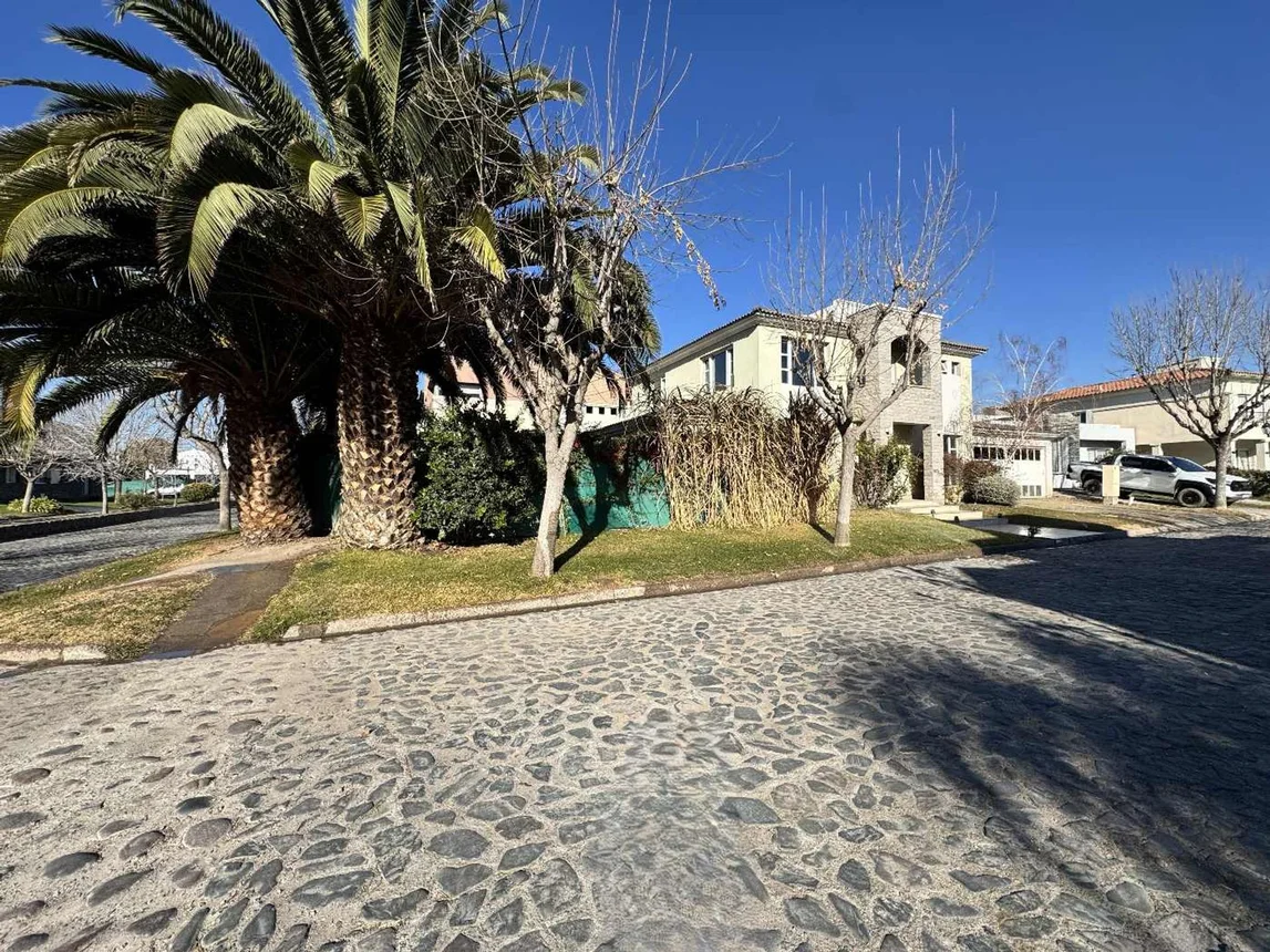 Casa de 6 ambientes en alquiler en Guaymallén, 25 de Mayo 4900, foto 3