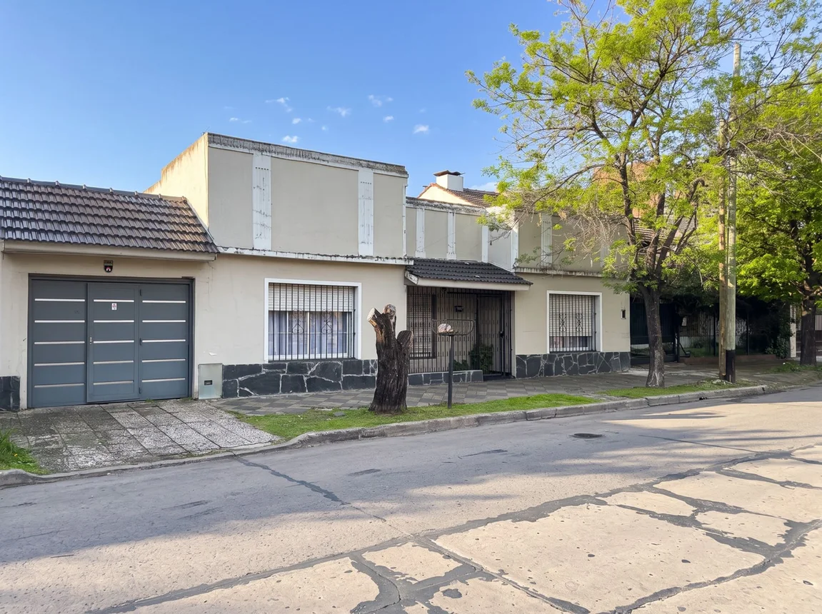 Casa de 5 ambientes en venta en Monte Grande, Vicente López 800, foto 2