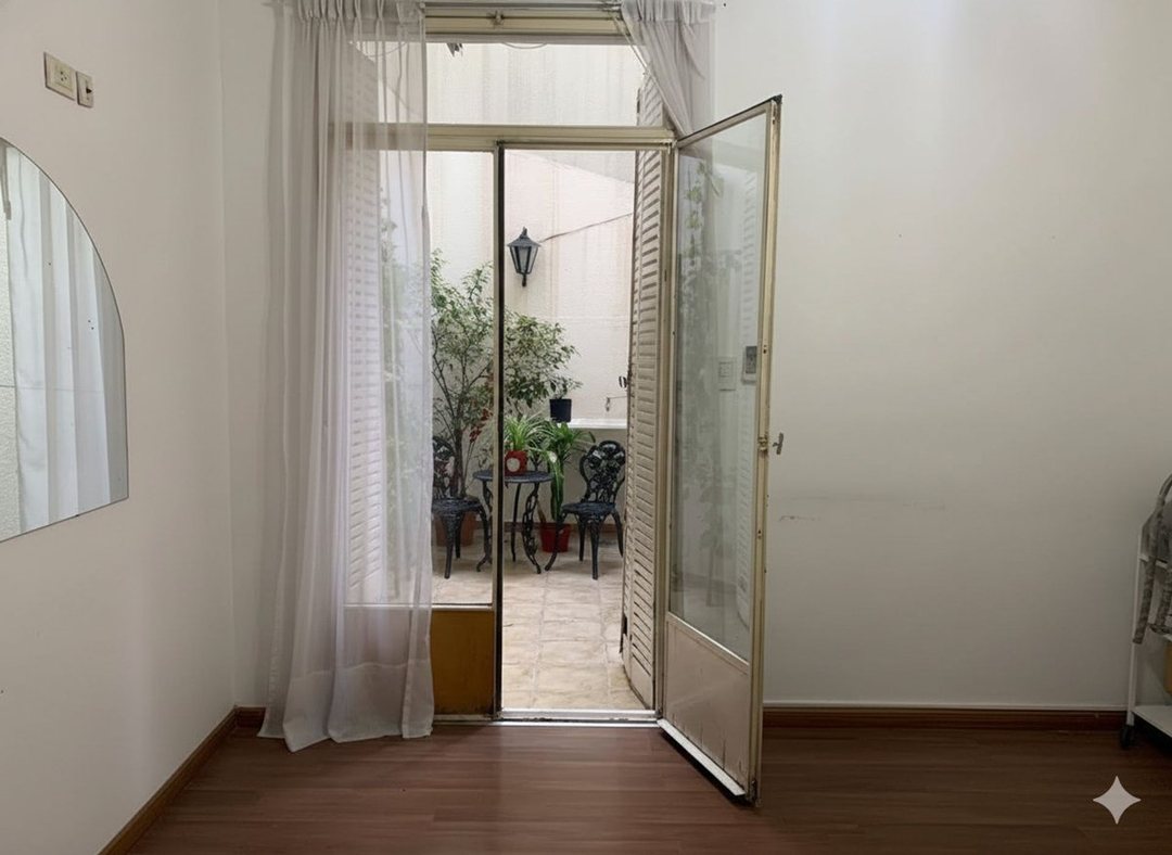 VENTA DPTO DOS AMBIENTES CON PATIO EN RECOLETA