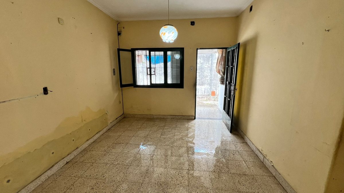 Se venden 2 dptos internos a refaccionar