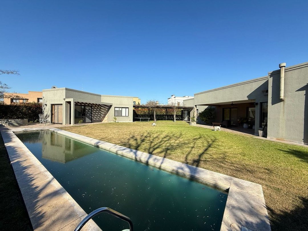 Casa en venta 7 ambientes en Salta 1900, Bella Vista, San Miguel, Buenos Aires