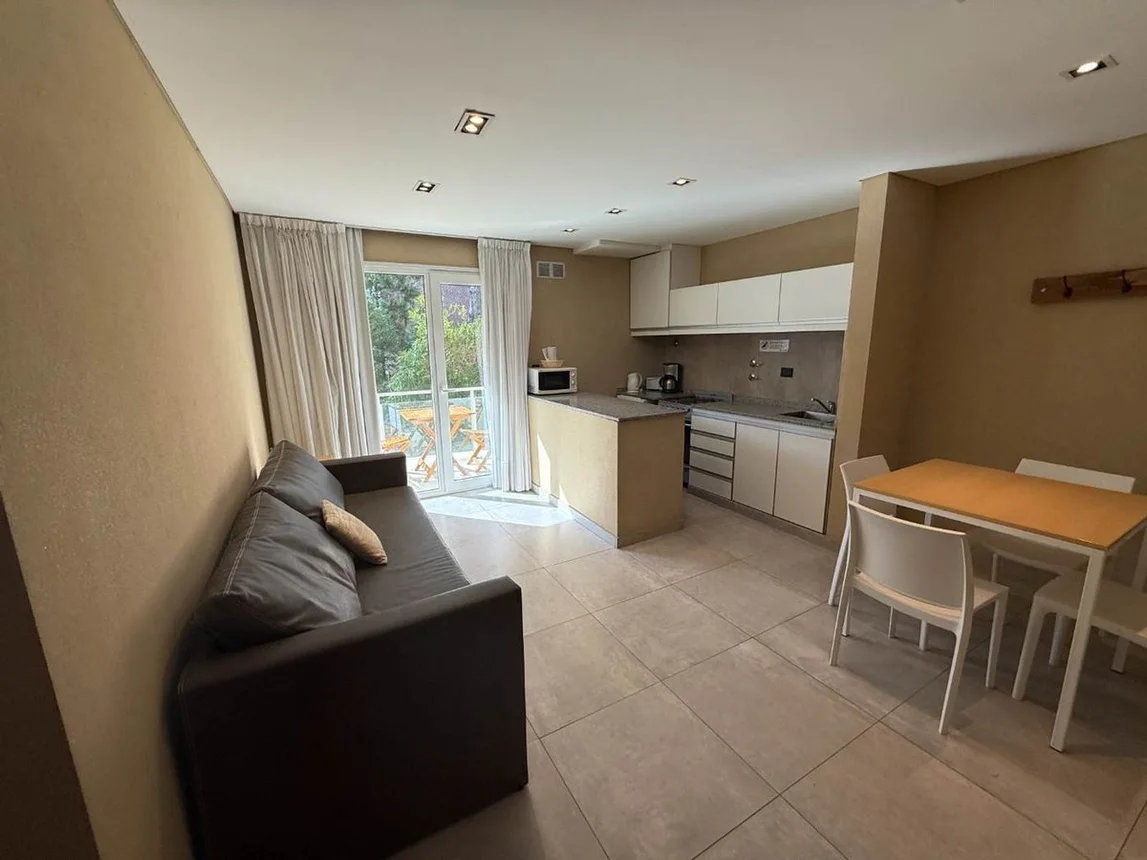 Departamento de 2 ambientes en venta en Pinamar, Bouchard 700