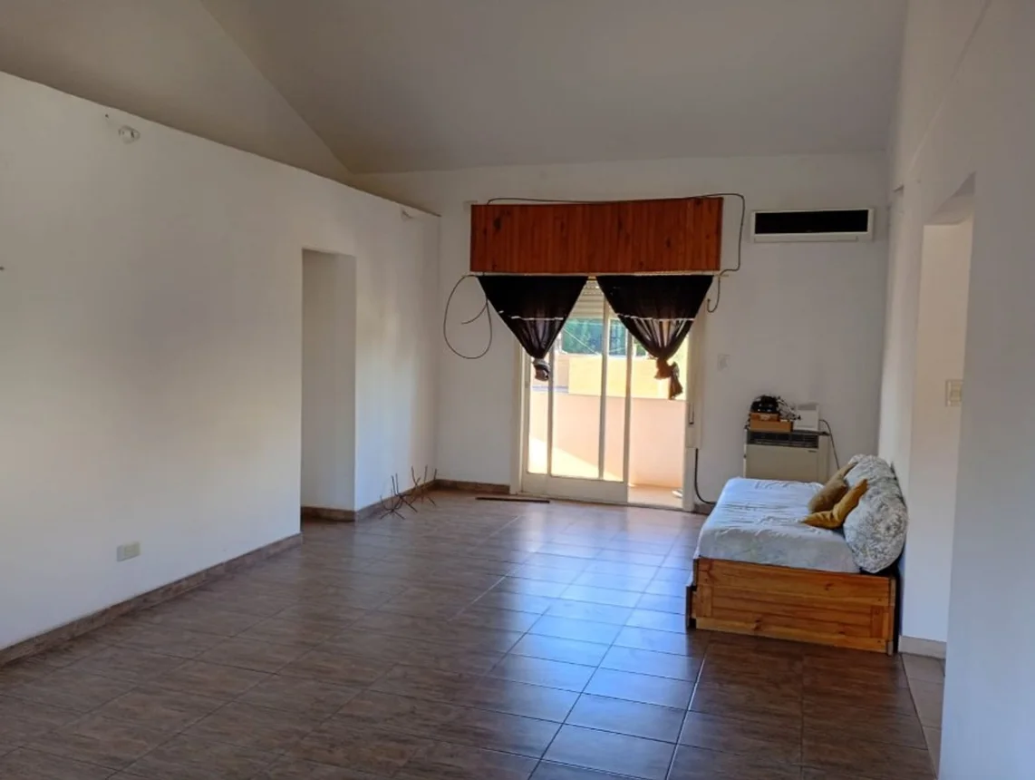 PH de 4 ambientes en venta en Morón, Presidente Ibáñez 400