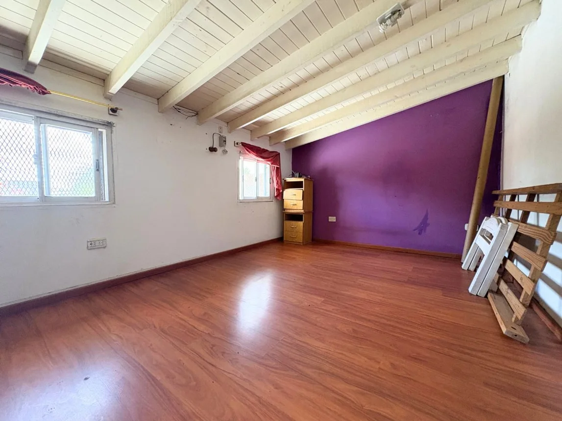 Casa de 5 ambientes en venta en Isidro Casanova, Grecia 4000, foto 2