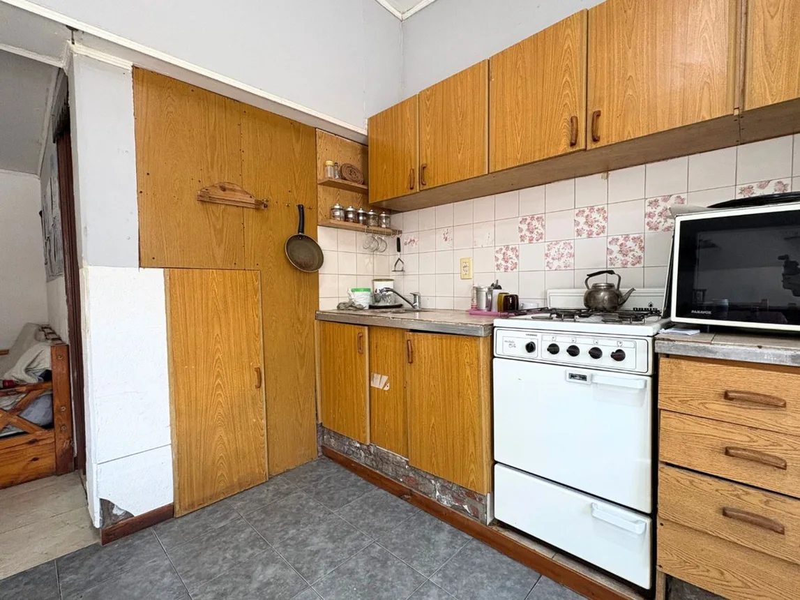 Casa de 5 ambientes en venta en Isidro Casanova, Grecia 4000, foto 4