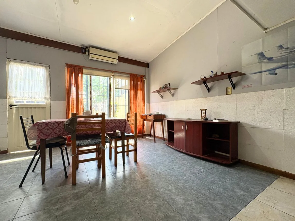 Casa de 5 ambientes en venta en Isidro Casanova, Grecia 4000, foto 5