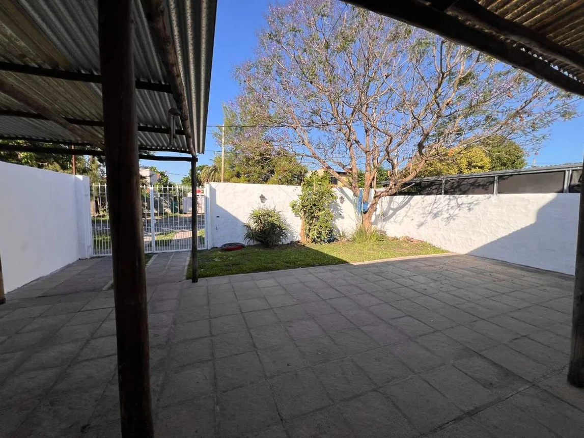 Casa de 3 ambientes en venta en La Plata, 169 E/ 521 y 522 1000, foto 2