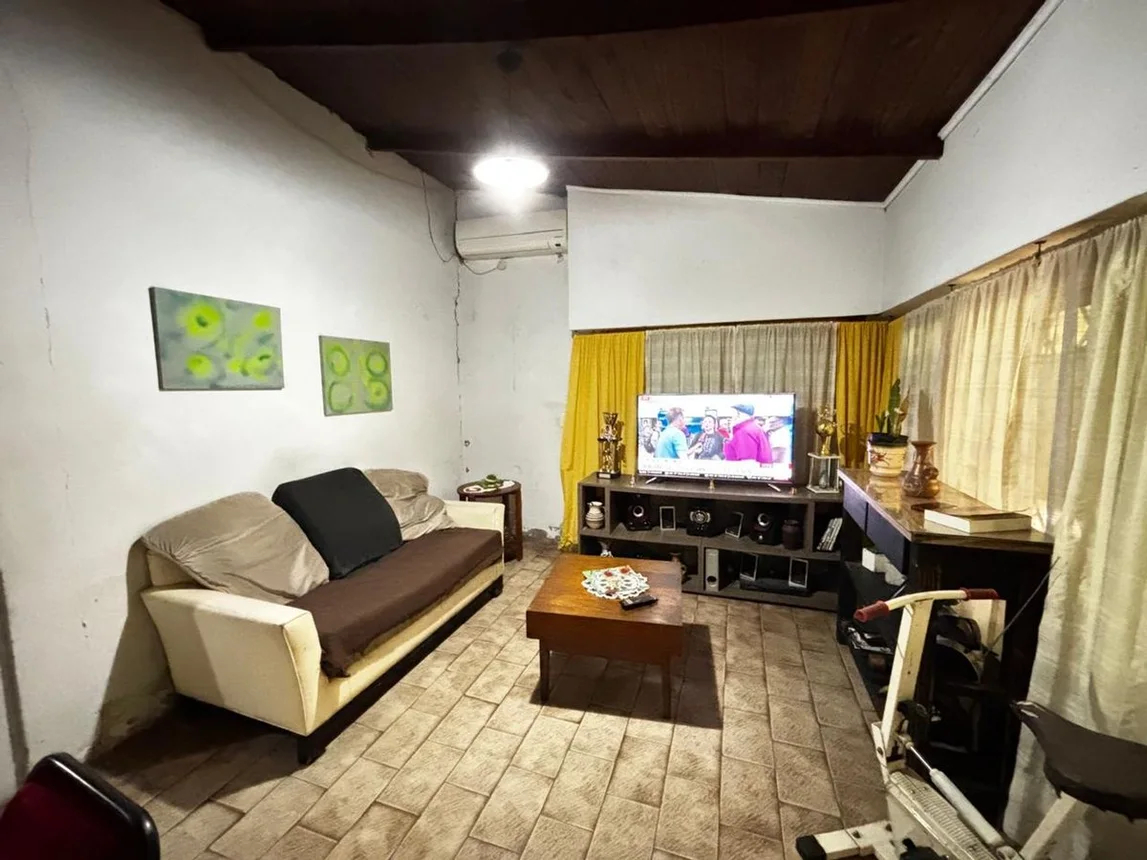 Casa de 4 ambientes en venta en Caseros, Gabriel Linares 5200, foto 2