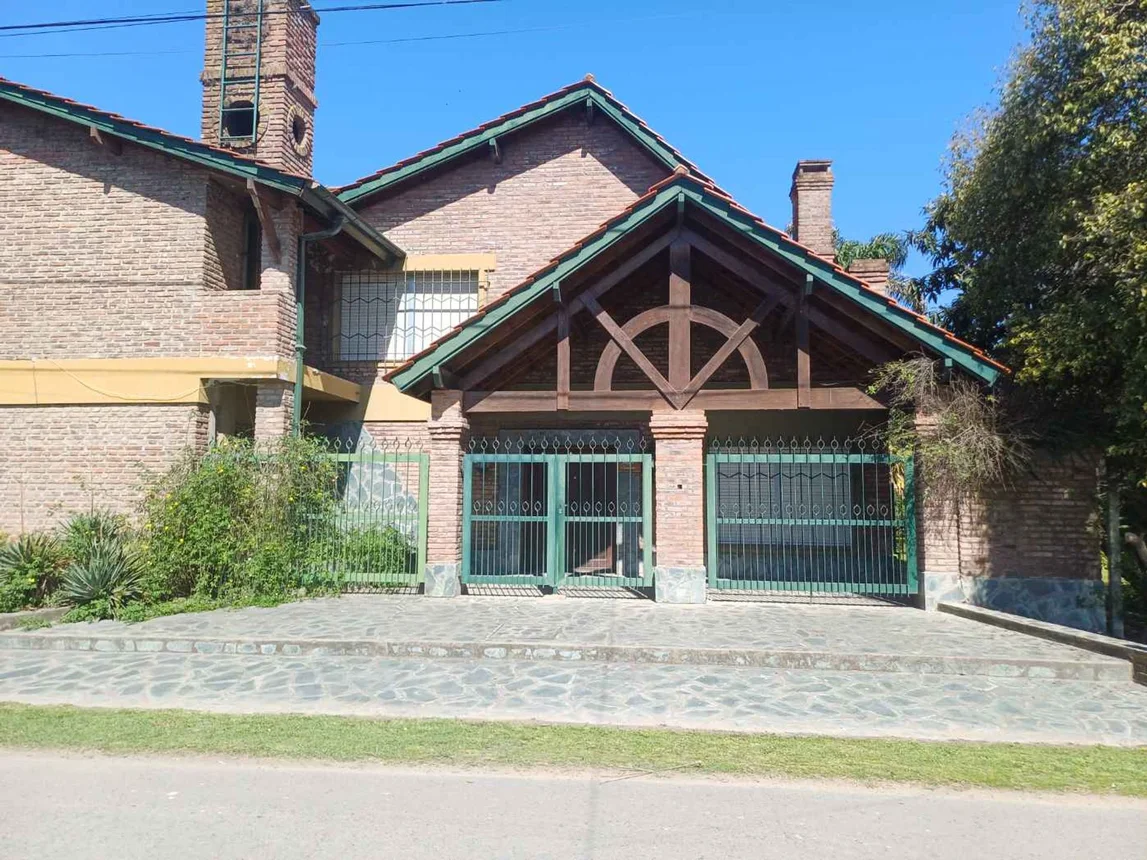 Casa de 6 ambientes en venta en Del Viso, Ituzaingo y Pizurno 0