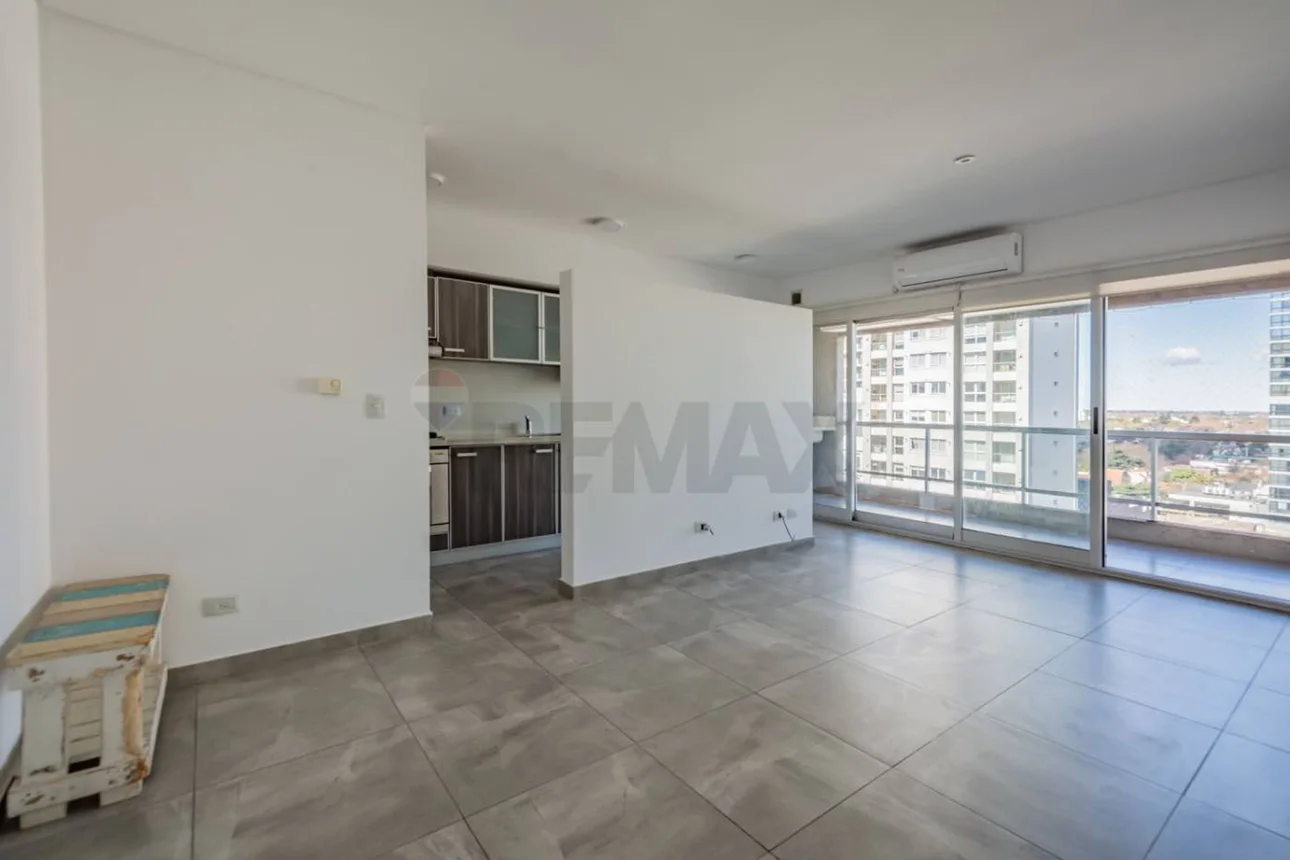 Departamento de 3 ambientes en venta en Lomas de Zamora, Avenida Colombres 300