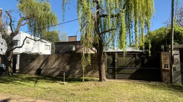 CASA EN VENTA CITY BELL 3 DORMITORIOS