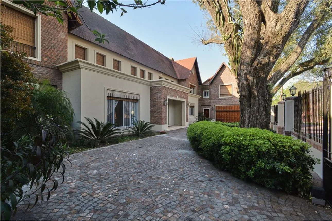 Casa de 12 ambientes en venta en Martínez, Dr. Francisco Muñiz 1200