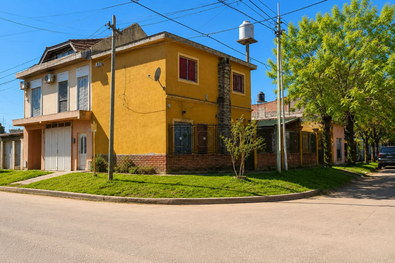 Casa de 4 ambientes en venta en Grand Bourg, 4 de Marzo 1500
