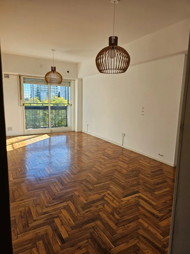 Venta depto 3 amb. + hab serv. + balcon + cochera, foto 1