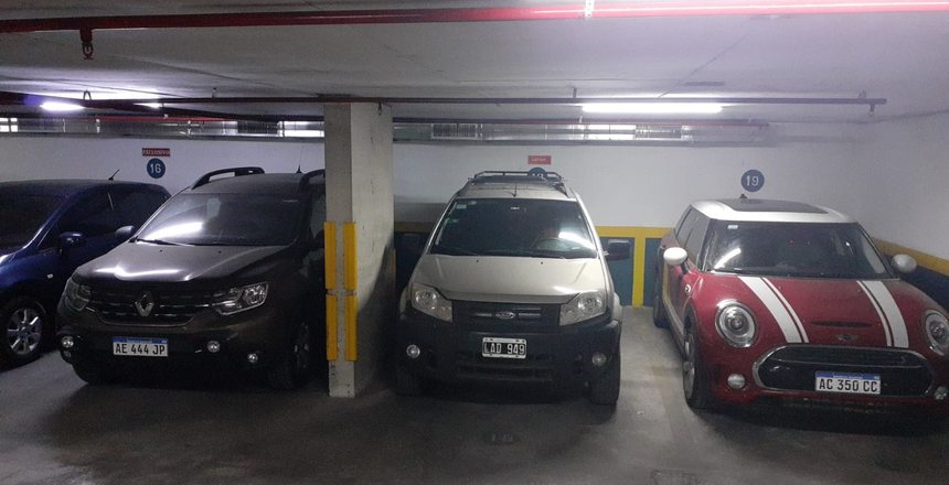 Cochera fija y cubierta en Palermo en venta