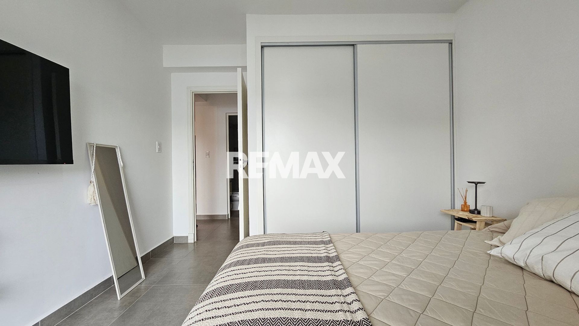 HERMOSO DEPARTAMENTO VENTA SHOPPING EL PORTAL - foto 9