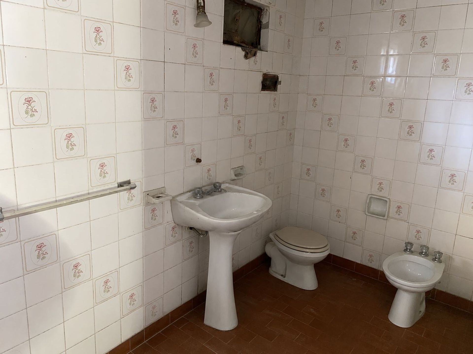 Foto 6 — LOTE EN VENTA CON LOCAL Y CASA A RECICLAR QUILMES