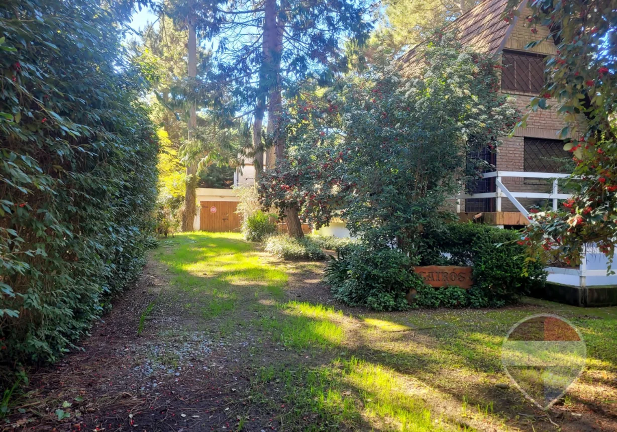 Casa de 4 ambientes en venta en Pinamar, Betbeder 1700, foto 2