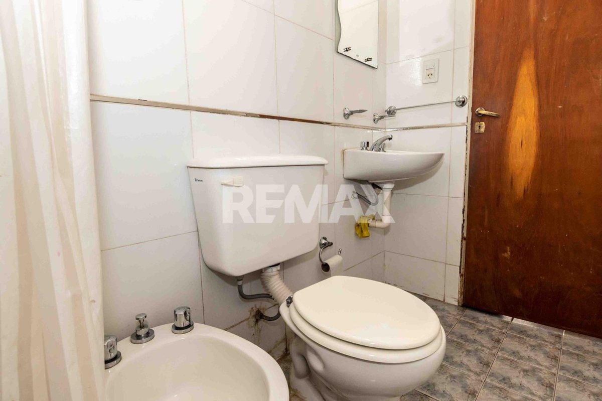 CASA VENTA LOS LAPACHOS ZONA SUR 3 DORM Y COCHERA - foto 14