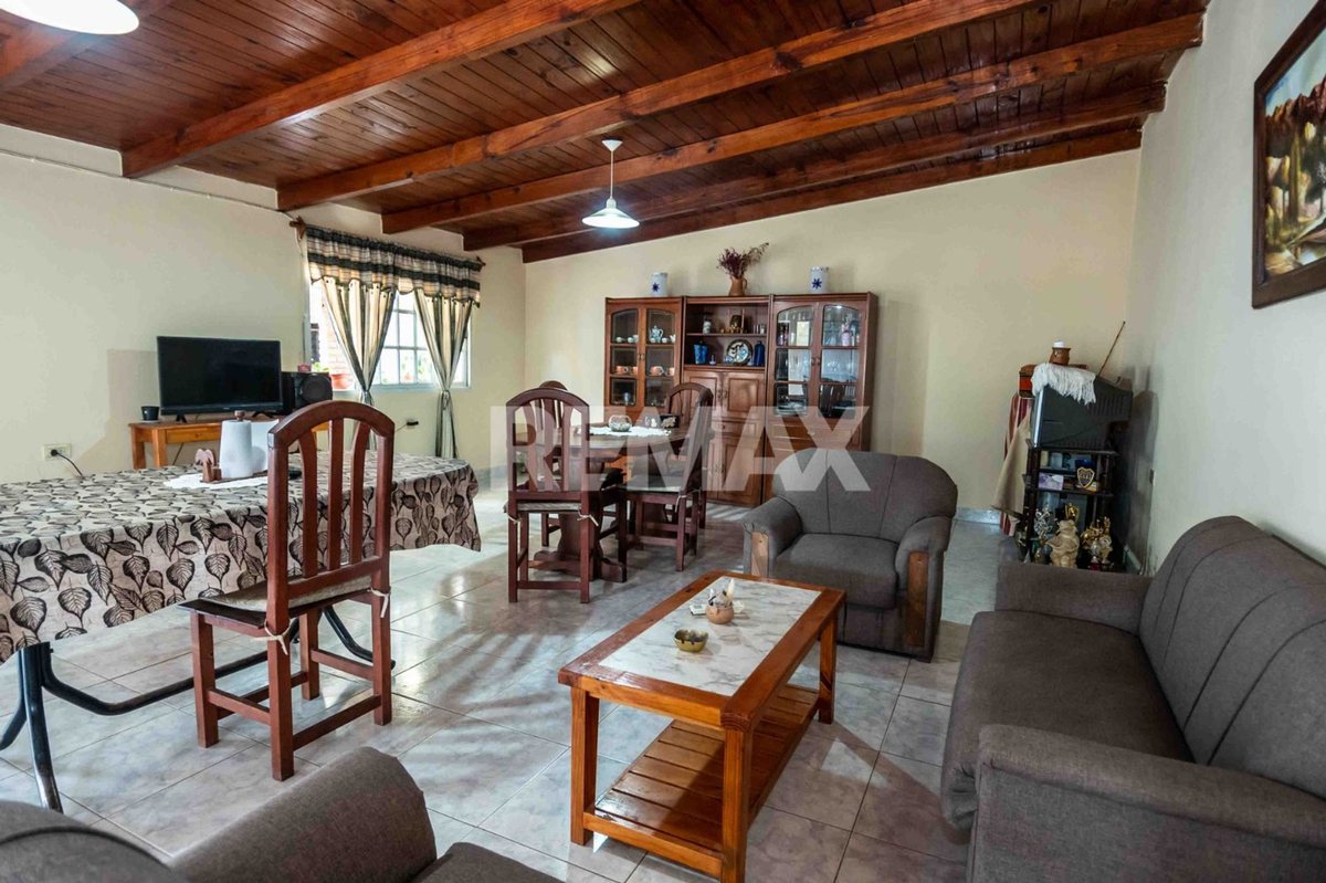 CASA VENTA LOS LAPACHOS ZONA SUR 3 DORM Y COCHERA - foto 5