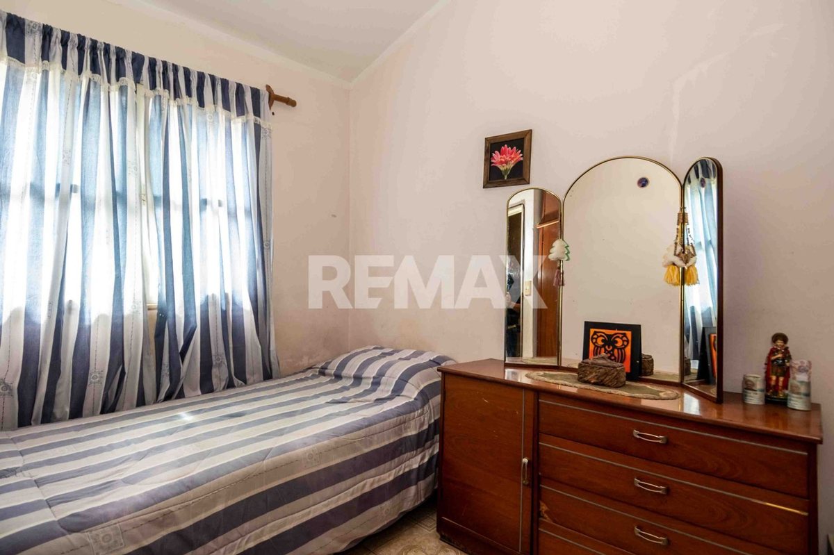 CASA VENTA LOS LAPACHOS ZONA SUR 3 DORM Y COCHERA - foto 18